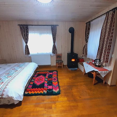 Vila Casa De La Ferma Mariuca Berbesti Exteriér fotografie