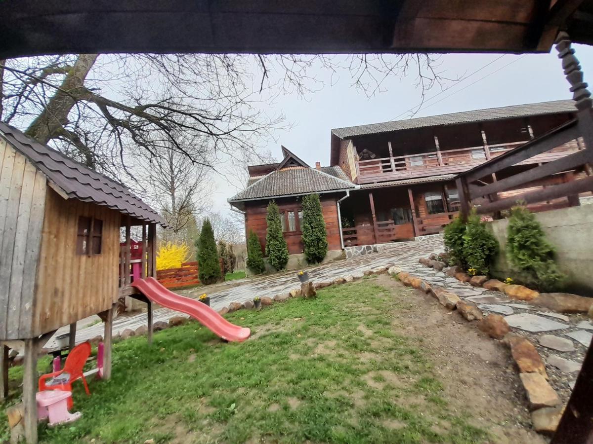 Vila Casa De La Ferma Mariuca Berbesti Exteriér fotografie