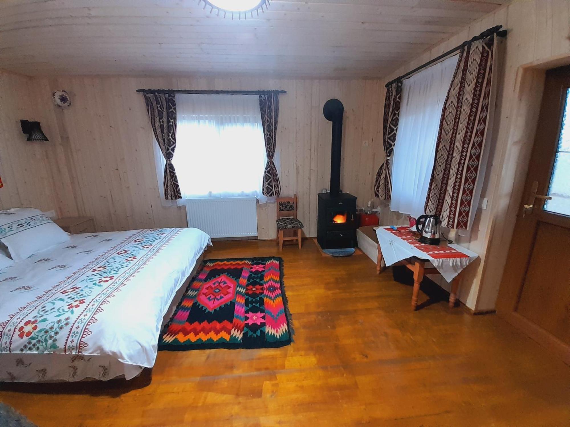 Vila Casa De La Ferma Mariuca Berbesti Exteriér fotografie
