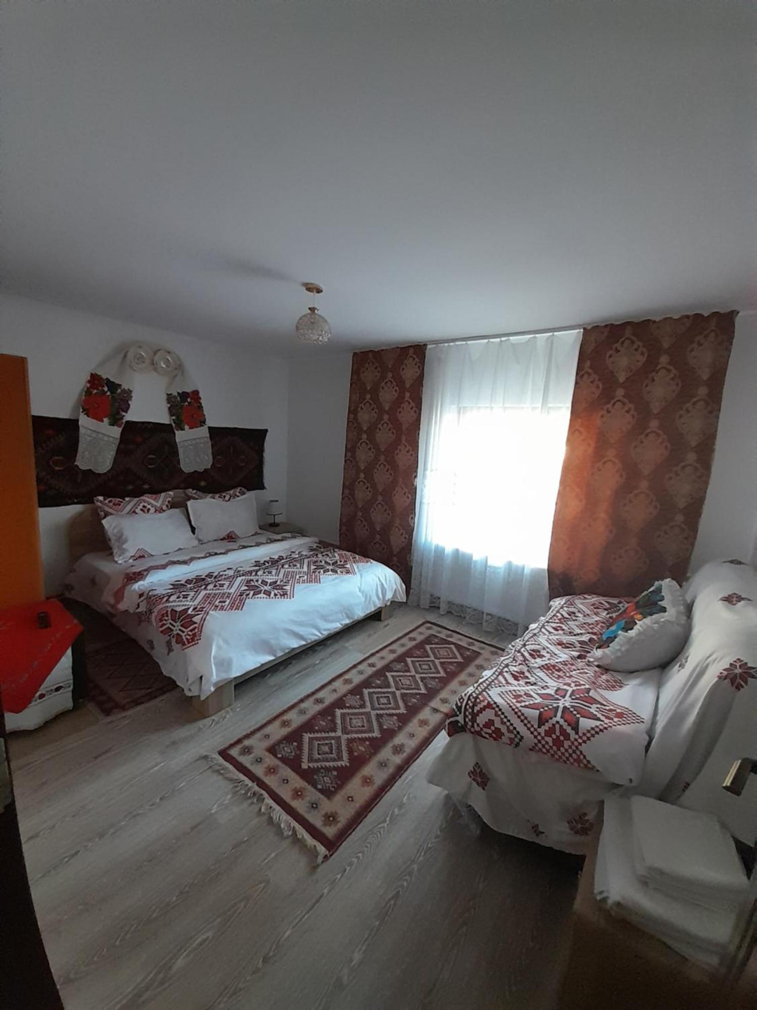 Vila Casa De La Ferma Mariuca Berbesti Pokoj fotografie